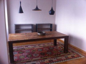 mesa-madera-maciza-hechaamano-vintage