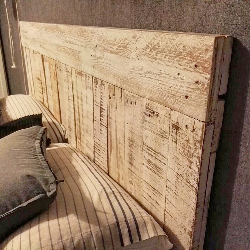 Cabecero Cama 145x60 Madera tallada abeto - Maison de Luxe